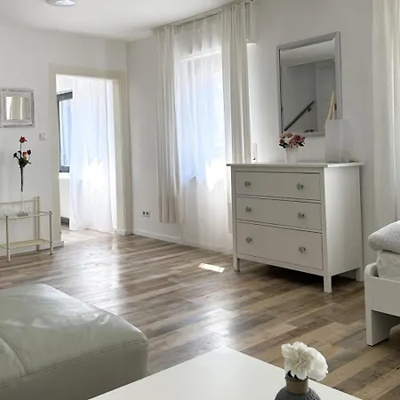 Apartament Work & In