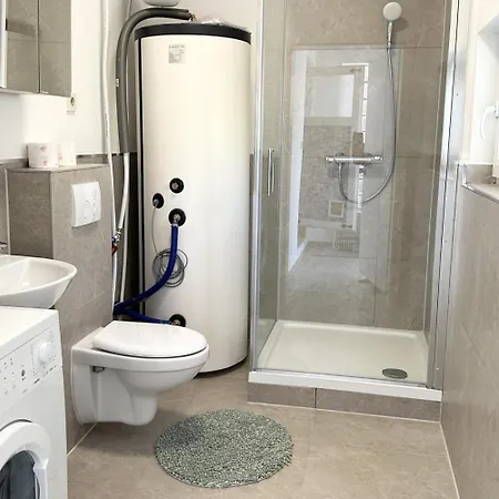 Apartament Work & In *