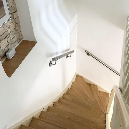 Apartament Work & In