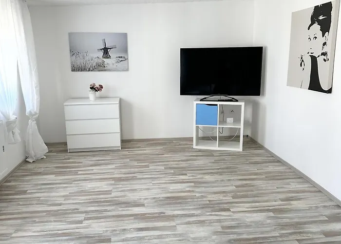 Work & In דירה טרויסדורף