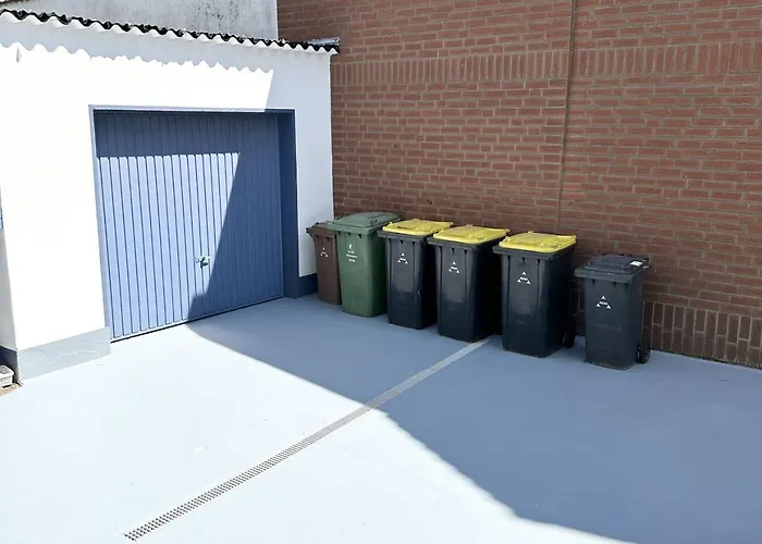 Work & In דירה טרויסדורף